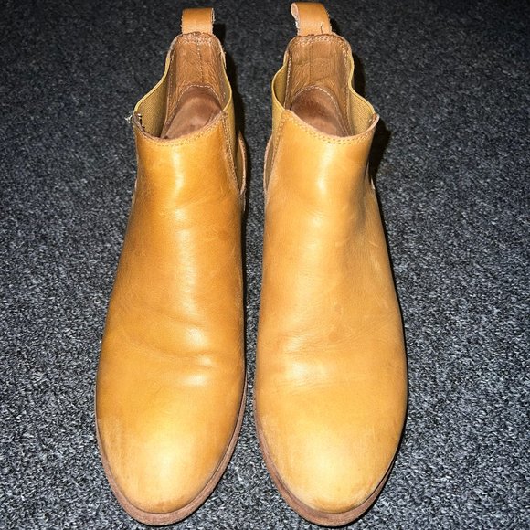 Carson Chelsea - Picture 1 of 6